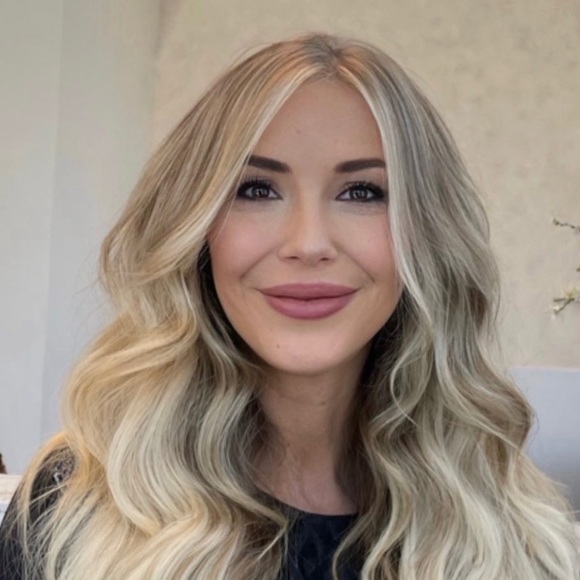 Meet your Posher, Brianna - Picture 2 of 2